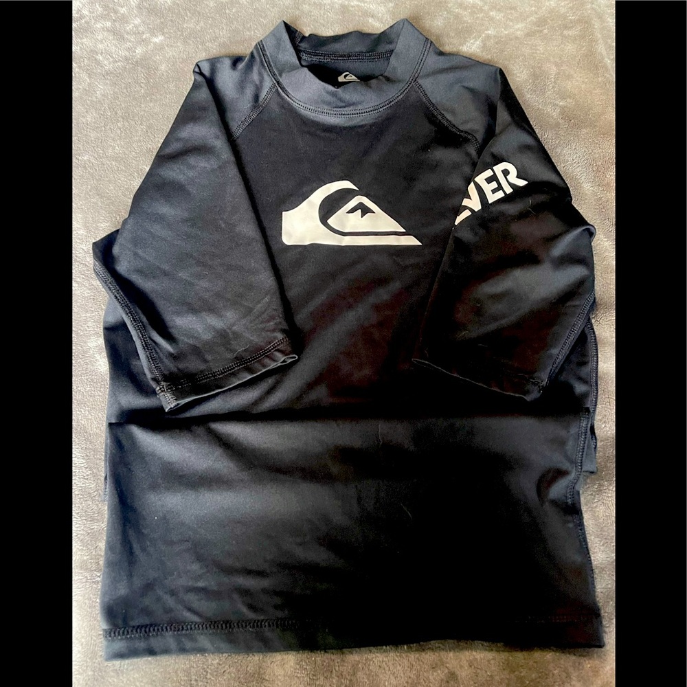 New w/o tags. Purchased for my son but he never wore it.